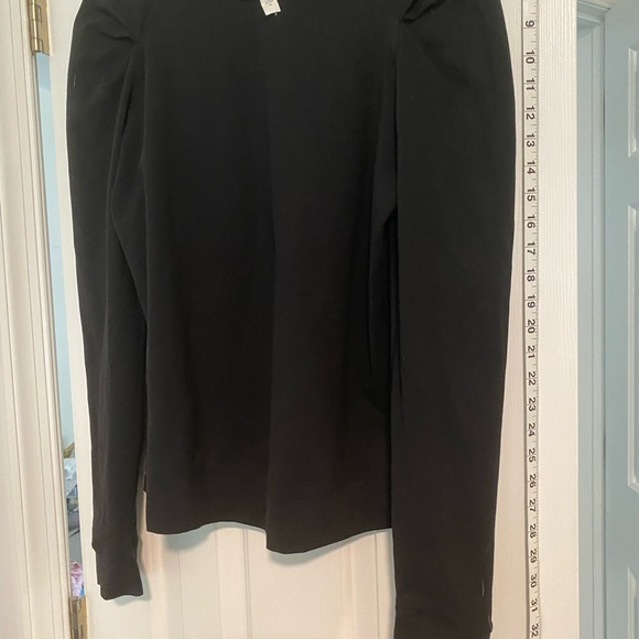 Lulu lemon long sleeves. Black great arm details NWOT - Picture 5 of 7
